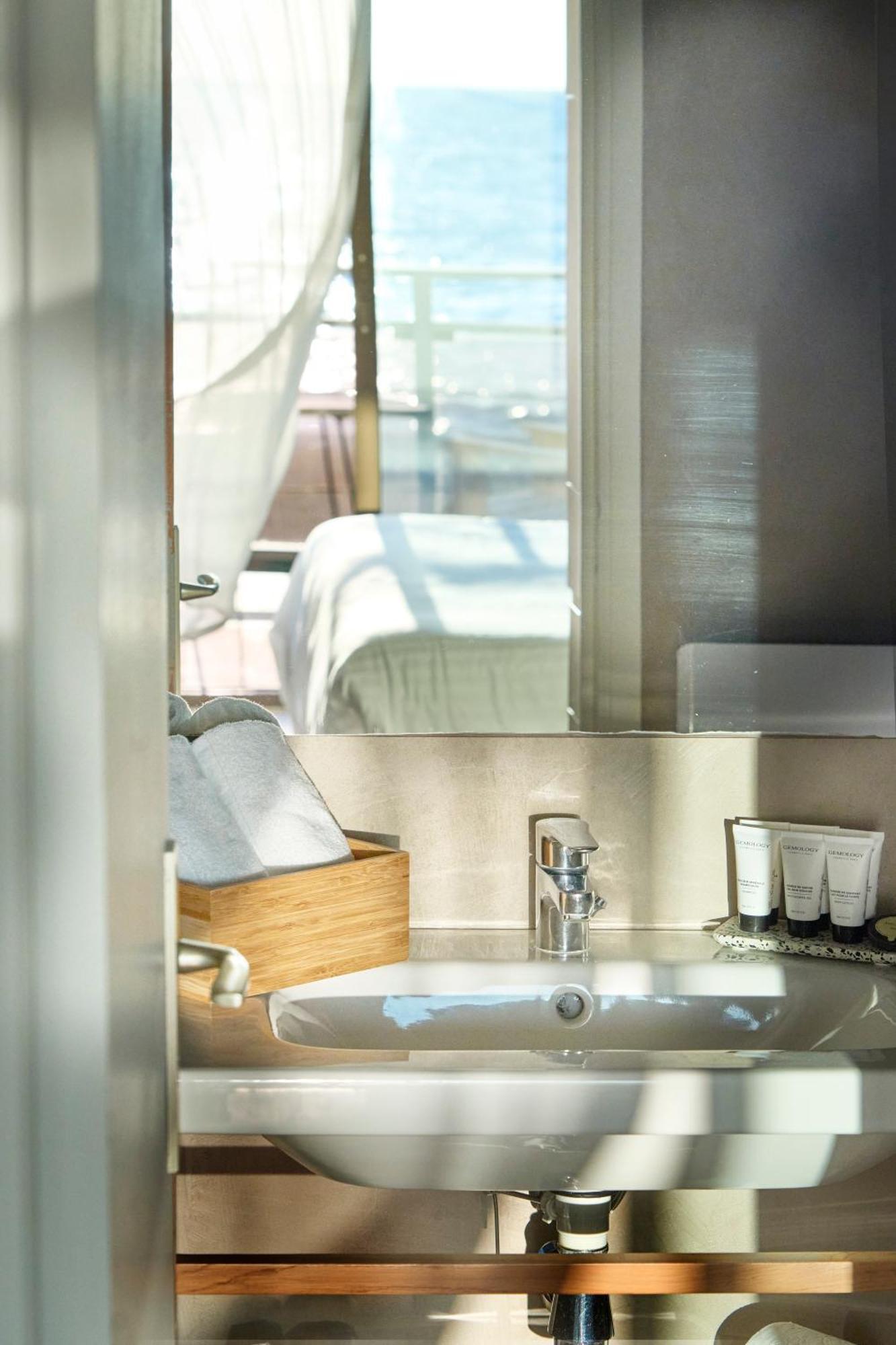 Hotel Plein Large Bandol Ngoại thất bức ảnh